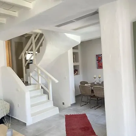 Dream 2, ολόκληρος χώρος με πισίνα